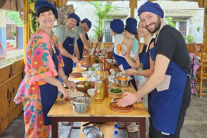 Hoi An Private Seafood Cooking Class/Oyster Cooking Experience - Choosing your three to five dishes