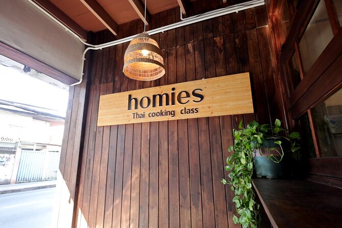 Homies Thai Cooking Experience - Starting at Huai Khwang and heading to the market