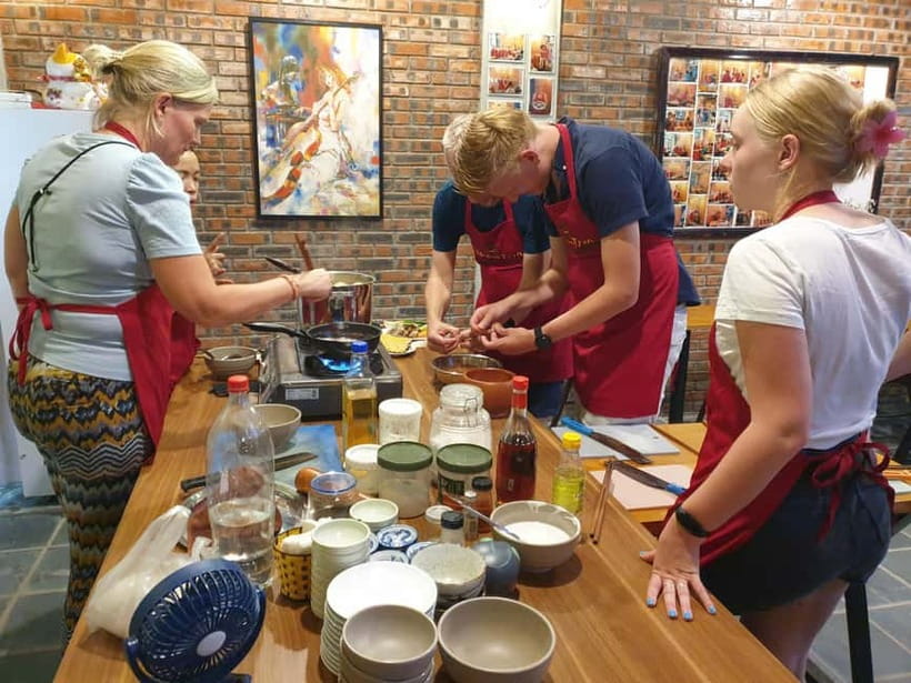 Hue : Cooking Class with Local Family - What the positive feedback tells me
