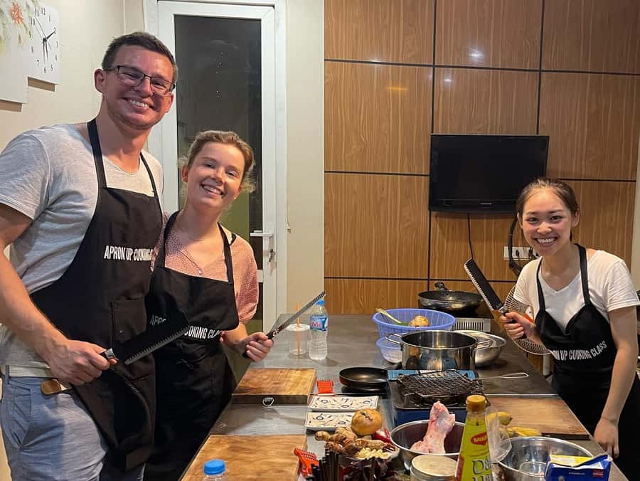 Hue: Home Vegan/Vegetarian Cooking Class with Local Girl - Cooking vegetarian food in a Hue home