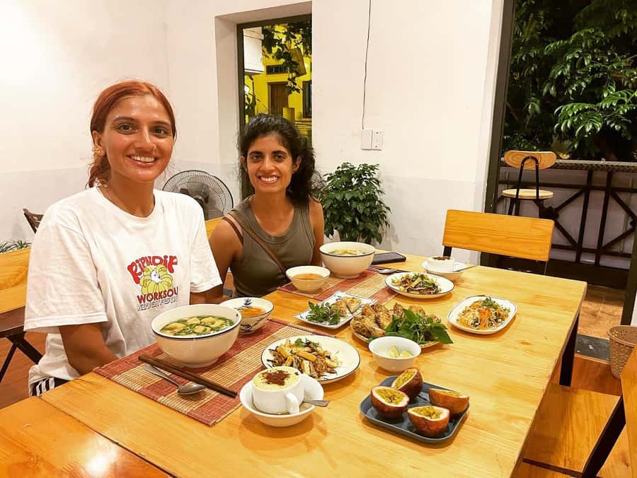 Hue: Home Vegan/Vegetarian Cooking Class with Local Girl - The seven-dish meal at the family table
