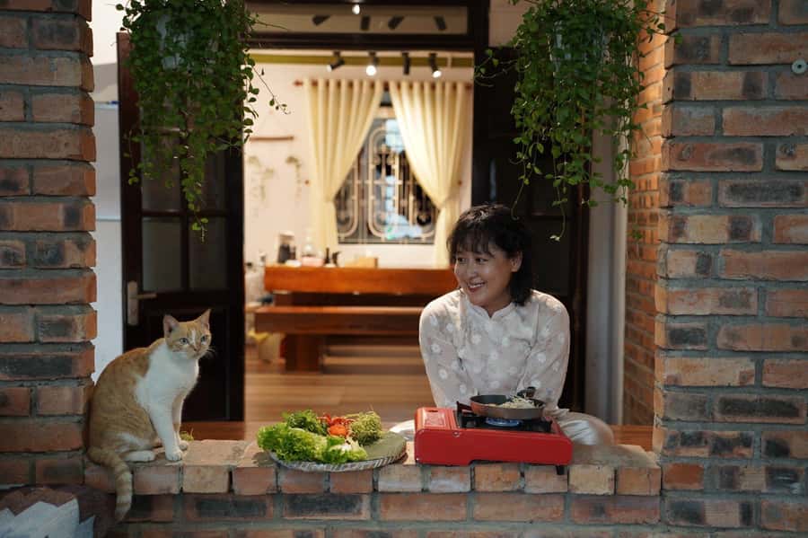 Hue: Traditional Vietnamese Cooking Class - Finding the kitchen on Hoàng Quốc Việt Street