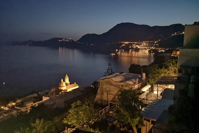 I offer cooking lesson of Amalfi tradition - A home kitchen with a view toward Capri