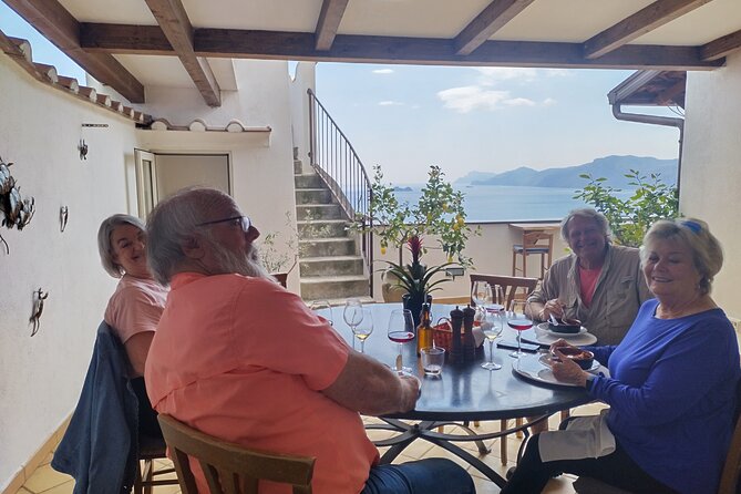 I offer cooking lesson of Amalfi tradition - Homemade wine and the final meal