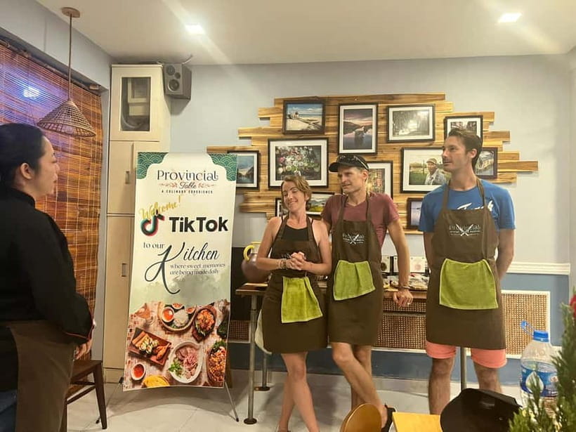 Immersive Cooking Class & Market Tour By Local Chef+Cookbook - Vegetarian requests and family suitability