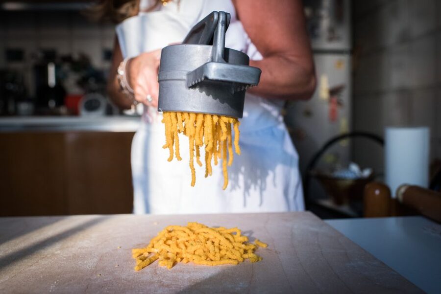 Ischia: Pasta & Tiramisu Cooking Class at a Local's Home - Rolling sfoglia by hand