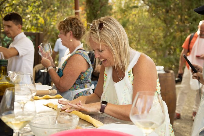 Italian Cooking Class and Wine Tasting in Tuscany - Meeting the chefs: Valentina and Antonio