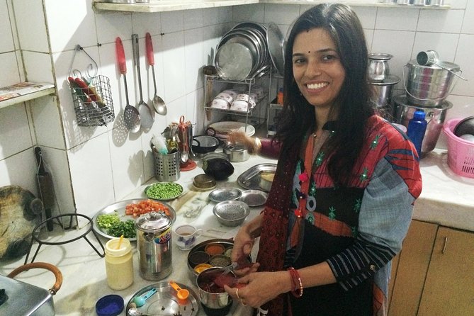 Jaipur Market Tour & Vegetarian Rajasthani Home Cooking Class - Why the Jaipur market is the right starting point