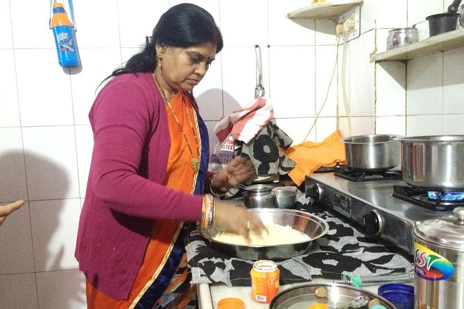 Jaipur Market Tour & Vegetarian Rajasthani Home Cooking Class - Seasonal menus and dietary needs