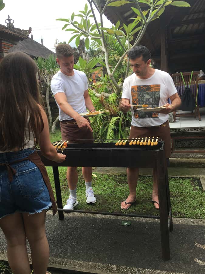 Jambangan bali cooking class with morning market tour - Entering a Balinese family home