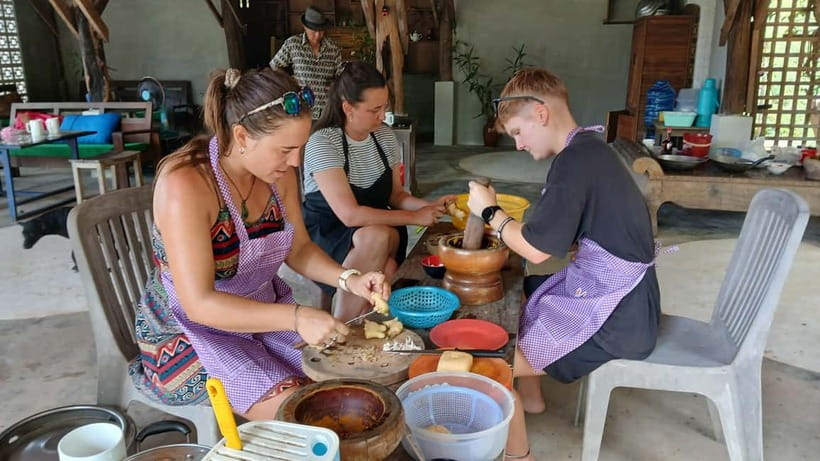 Kampot Countryside: Authentic Khmer Cooking Class - A family class, not a cooking show