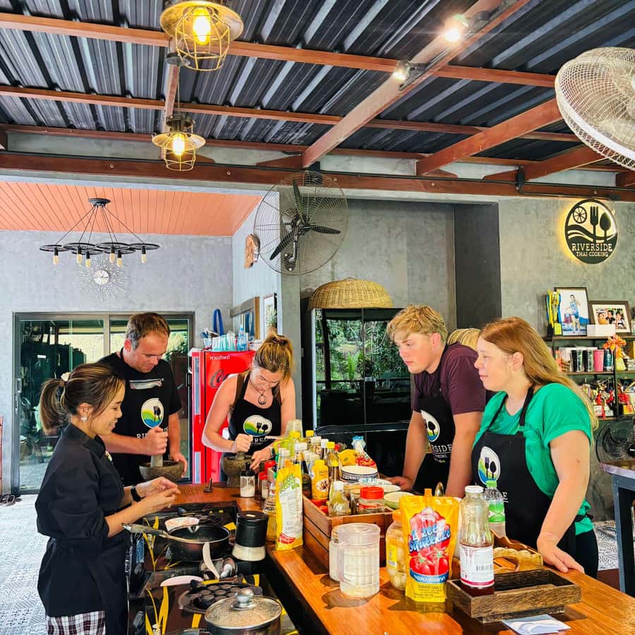 Khao Lak: Half-Day Cooking Class and Ingredient Hunt - What the small group limit means