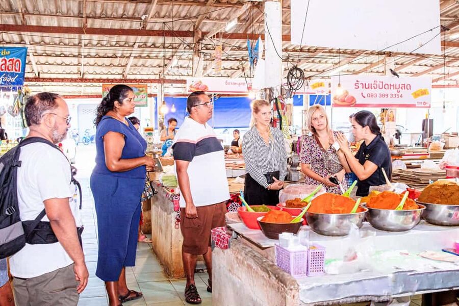 Khao Lak Pui's Authentic Thai Cooking Class - A market lesson before the first chop
