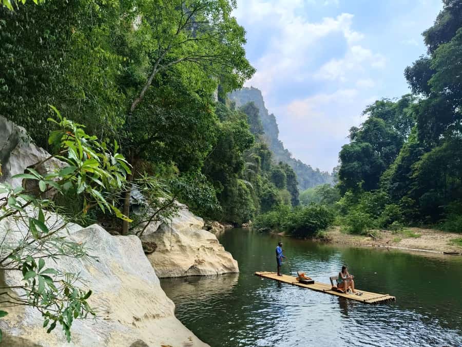 Khao Sok: Private Bamboo Rafting & Jungle Cooking Adventure - The local hosts make the class personal