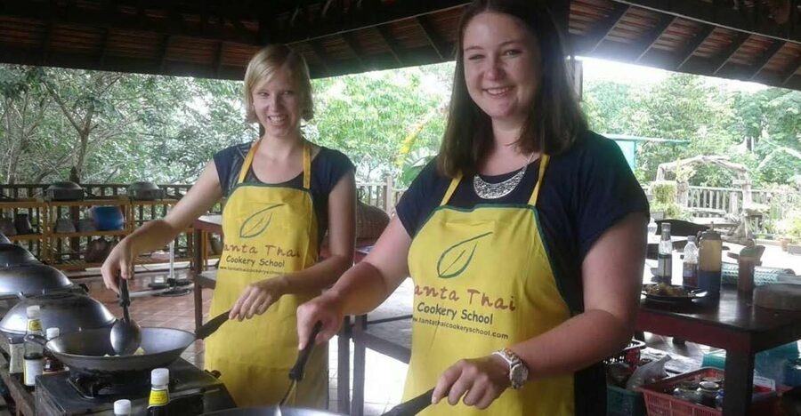 Koh Lanta: Evening Course at Lanta Thai Cookery School - Four Thai dishes, one practical evening