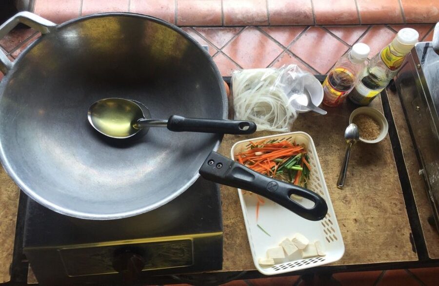 Koh Lanta: Evening Course at Lanta Thai Cookery School - Timing, group size, and the small drawbacks