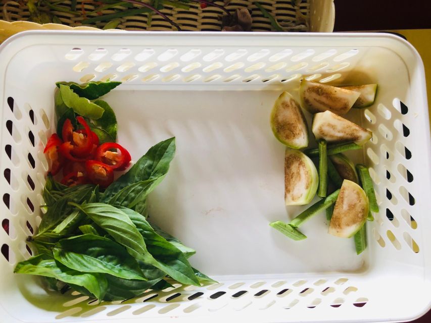 Koh Lanta: Lunch Course at Lanta Thai Cookery School - Four hours of hands-on Thai cooking south of Long Beach