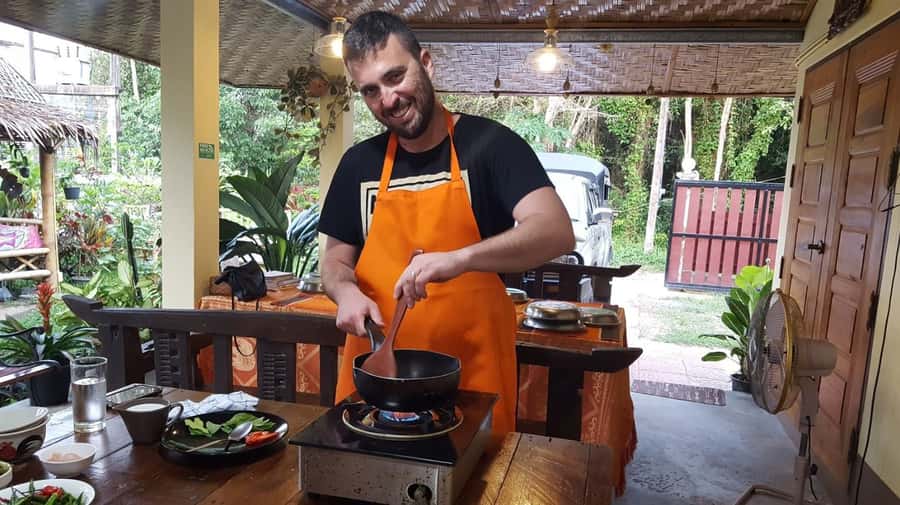 Koh Samui: Thai Cooking Class with Local Market Tour - Key points to know