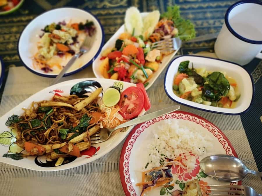 Koh Samui: Thai Cooking Class with Local Market Tour - Why this class feels more personal than a hotel lesson