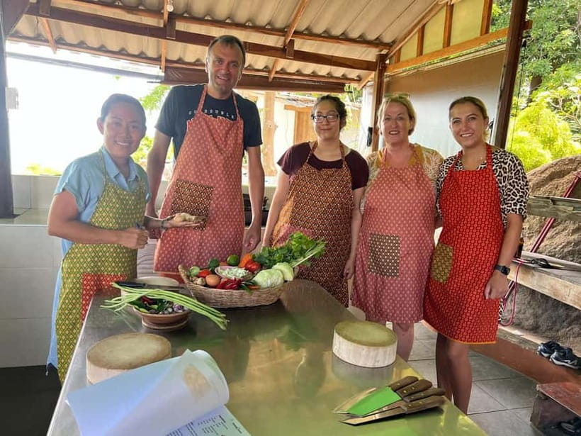 Koh Samui: Thai Cooking Masterclass by the Sea - Cooking Thai food beside Lamai Beach