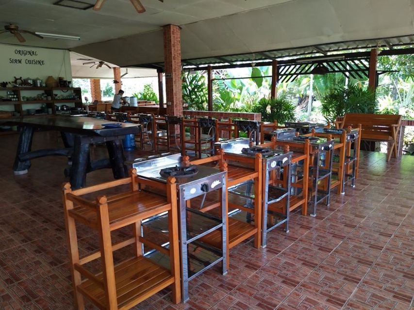 Krabi: Traditional Thai Cooking Class - Pickup, location, and the short transfer