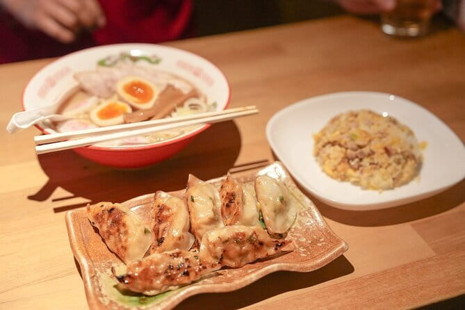 Kyoto Ramen and Gyoza Cooking Class with Professional Chefs - How the chef and host work together