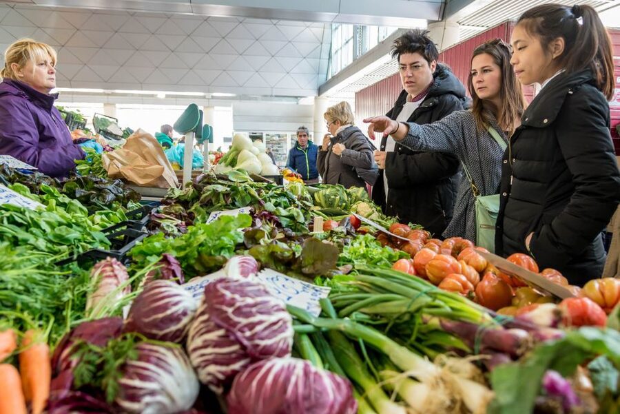 La Spezia: Market Visit and Seafood Cooking Class with Lunch - Sitting down to the meal you prepared