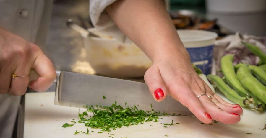 La Spezia: Market Visit and Seafood Cooking Class with Lunch - Learning to shop at La Spezia’s market