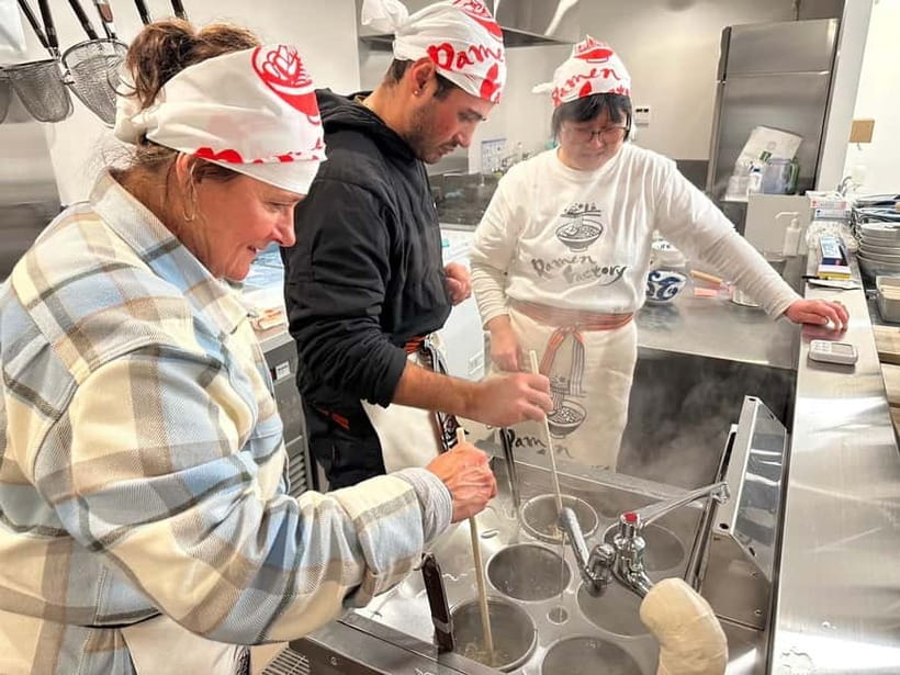 Lake Kawaguchiko: Ramen Cooking Class with Souvenir - Key points to know before booking