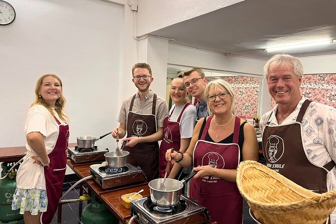 Lanna Smile Thai Cooking Class in Chiang Mai with Market tour - Pickup, transport, and meeting details