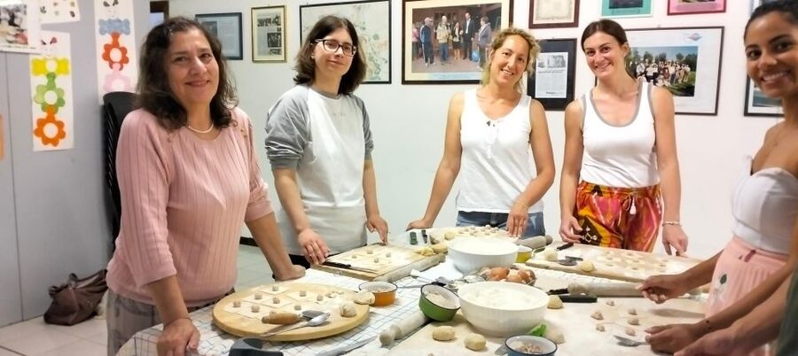 Learn and taste the real bolognese ragù and pasta making - Practical details that can shape your day