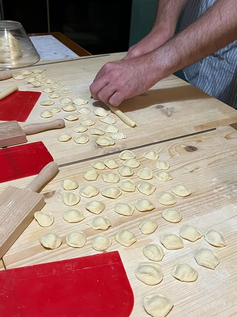 Lecce Home Cooking Class: Craft Orecchiette & Savor Wine - Why the hosts make a difference