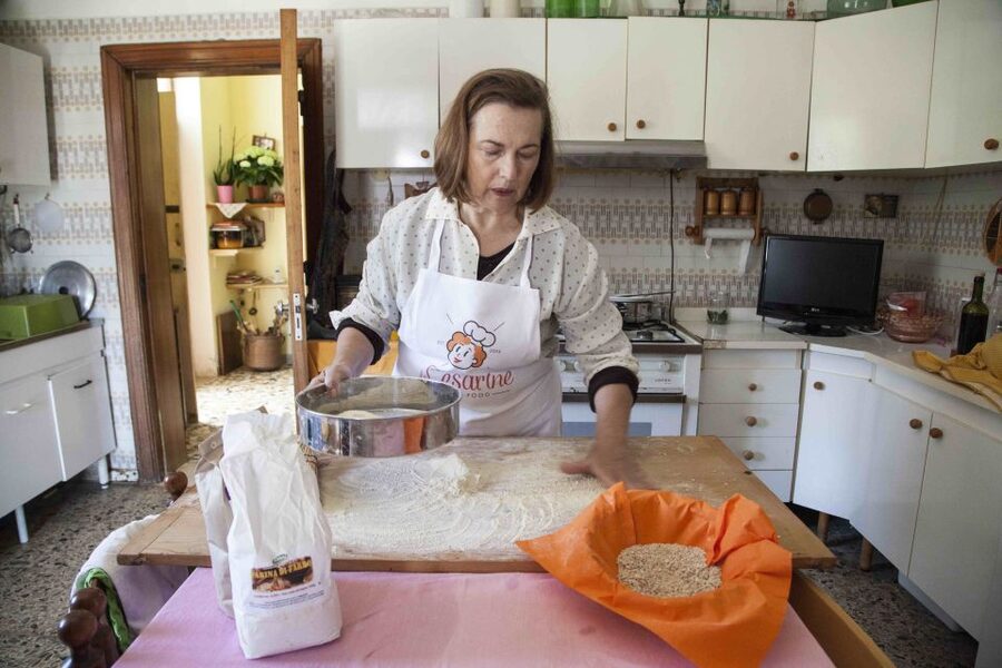 Lecce: Pasta & Tiramisu Cooking Class at a Local's Home - Eating what you made with wine