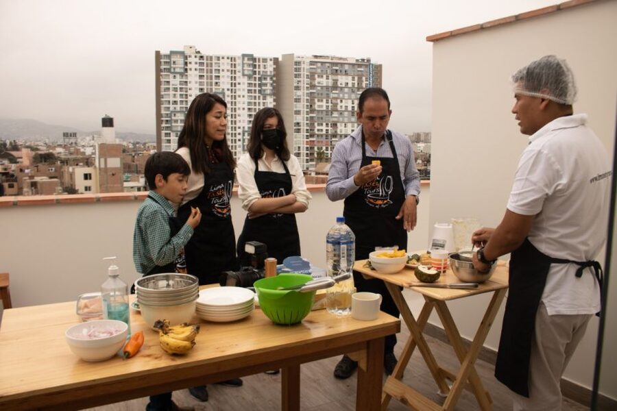 Lima: Cooking Workshop and Water Circuit Tour - A short transition from food to fountains