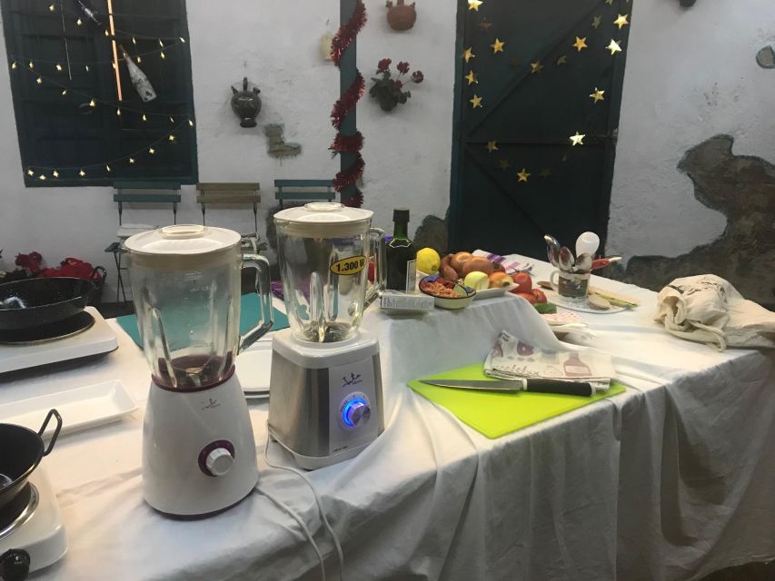 Local cooking class in Cordoba. Hands on: Salmorejo - What you actually learn from the hands-on format