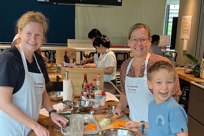 Local Cuisine Cooking Class in Singapore - The chefs and the teaching style