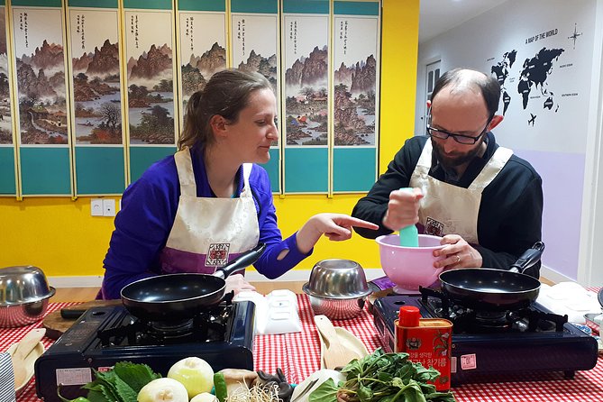 Local Home Korean Cooking Class & Market Adventure in Seoul - The hosts make the difference