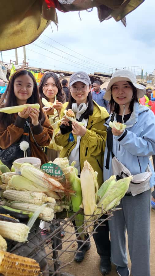 Local Market Tour and Traditional Meal Cooking Class - Key points at a glance