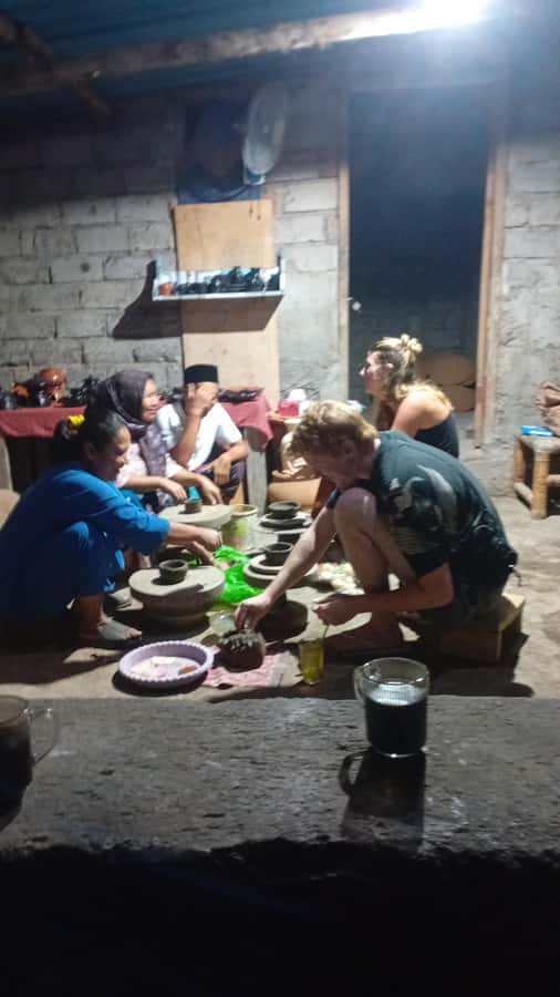 Lombok Traditional Pottery Experience and Village life - Cooking with a Sasak family