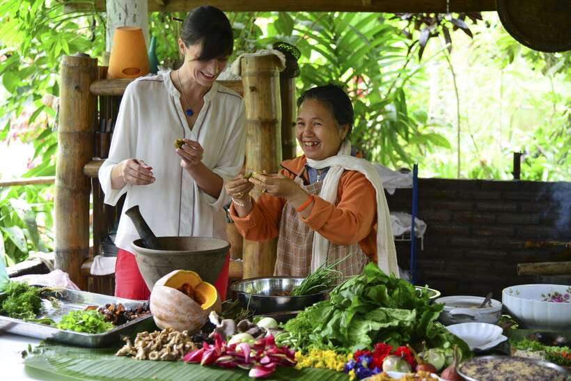 Luang Prabang: Cooking Class at the Former Royal Palace - Cooking Lao food at Alame Restaurant