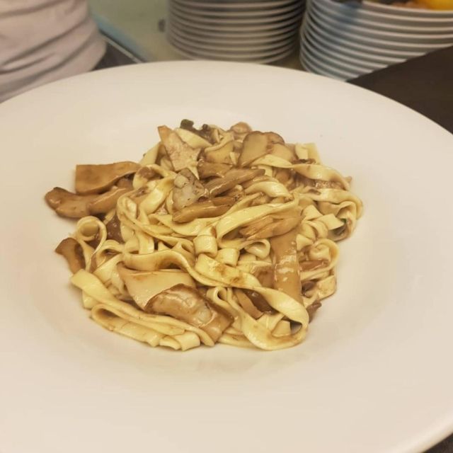 Lucca: Traditional-Traditional Cooking Class cuisine course - A family kitchen in the heart of Lucca