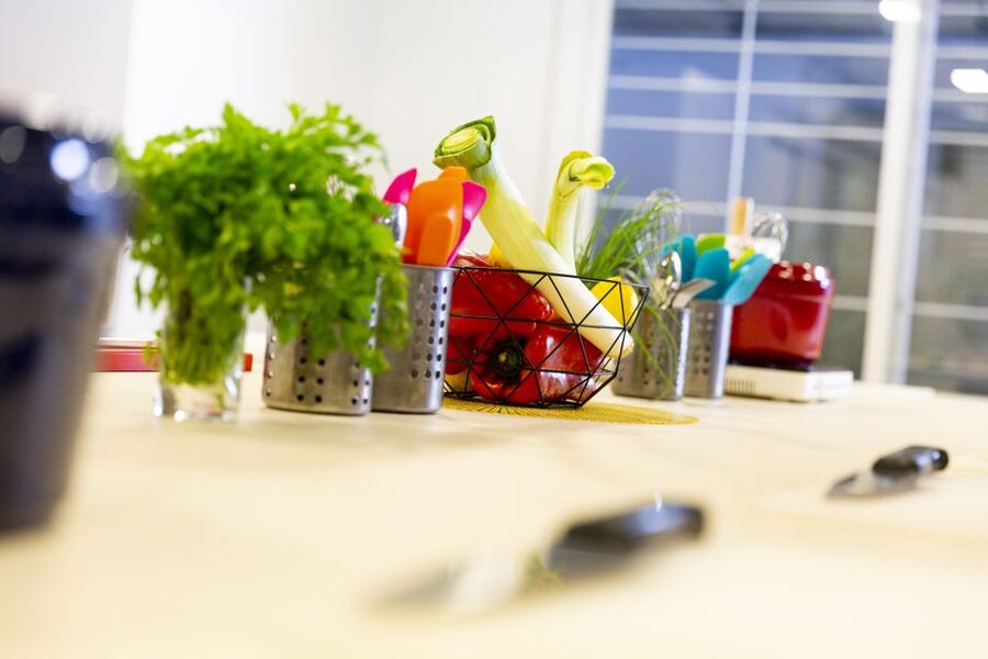 Madrid: 10 Tapas 2.5-Hour Cooking Class - What happens during the 2.5-hour class