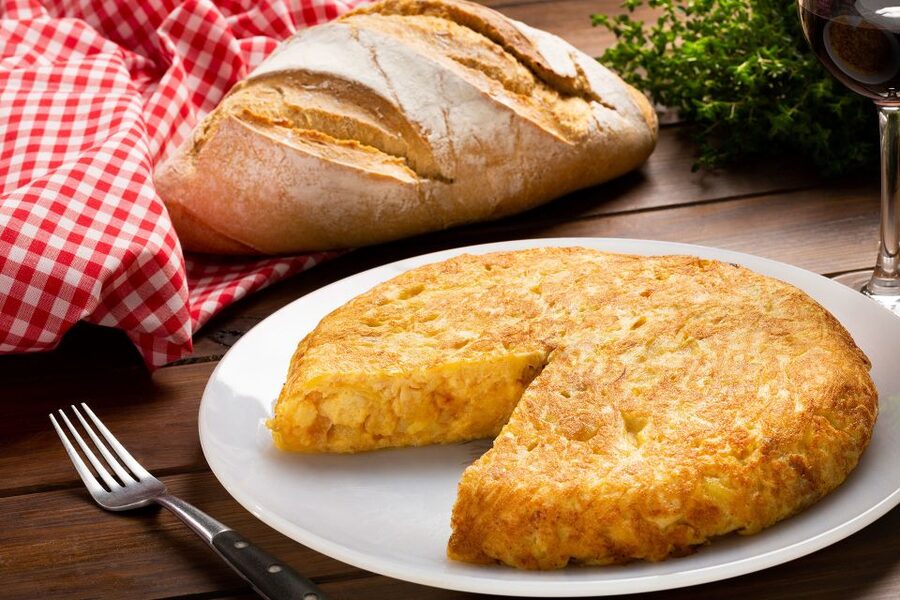 Madrid: 10 Tapas 2.5-Hour Cooking Class - Group size and hands-on time