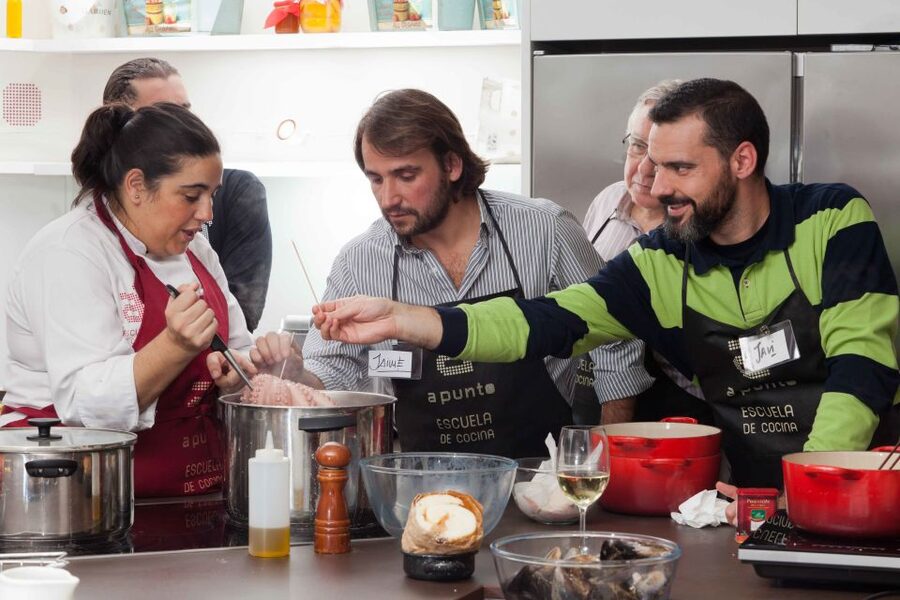 Madrid: 10 Tapas 2.5-Hour Cooking Class - Should you book it?