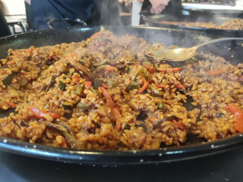 Malaga: Authentic Paella Cooking Class with Sangría - A modern kitchen in Soho