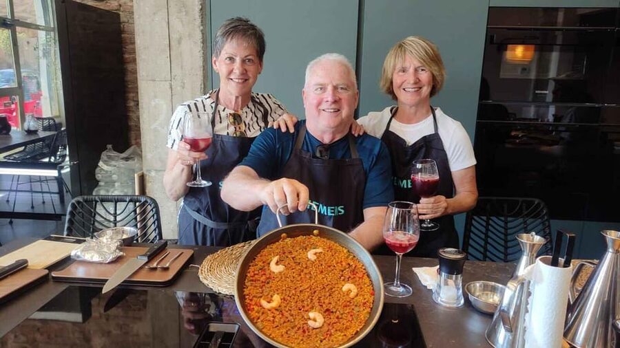 Málaga: Paella and Sangria Cooking Class with Market Visit - Why this Málaga cooking class works
