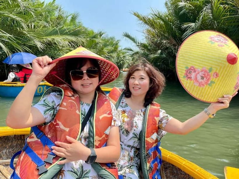 Market Tour, Basket Boat Ride & Cooking Class by Hangcoconut - The cooking class: four dishes, plenty to eat