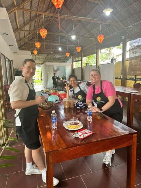 Market Tour, Basket Boat Ride & Cooking Class by Hangcoconut - Starting with the market in Hoi An