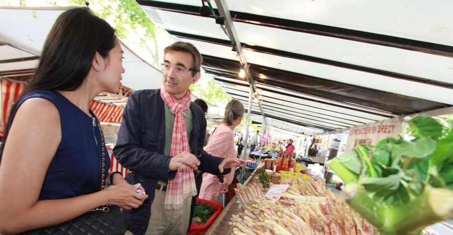 Market Visit and Cooking Class with a Parisian Chef - From shopping basket to three-course meal