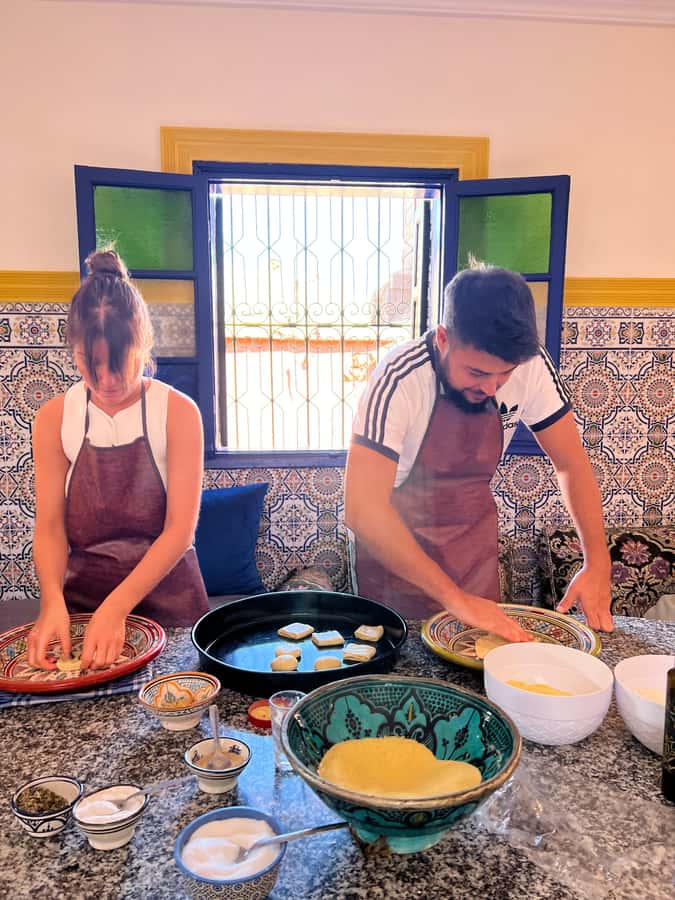 Marrakech: Traditional Moroccan Crepes & Bread Cooking Class - Three Moroccan breads, three different techniques
